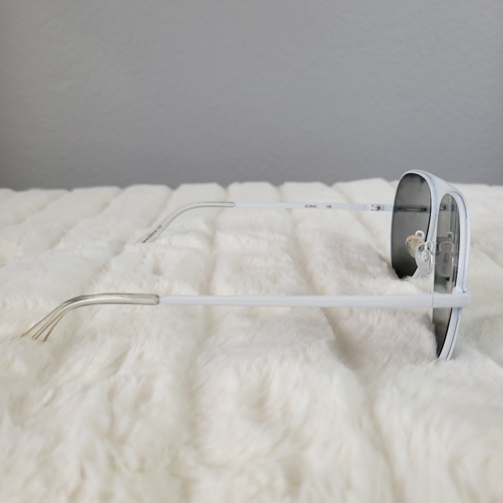 QUAY // ltd ed kylie jenner collab white glam oversized retro-chic aviators - Picture 14 of 16